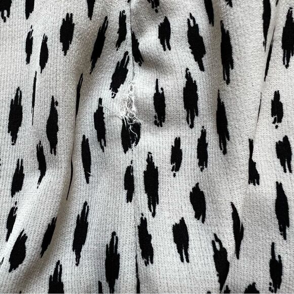 Nasty gal Spot The Difference Abstract Midi Skirt Size 4 - Picture 9 of 12